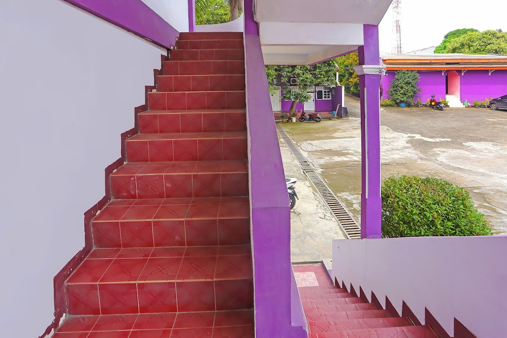SPOT ON 3978 Hotel Danau Indah in BEKASI