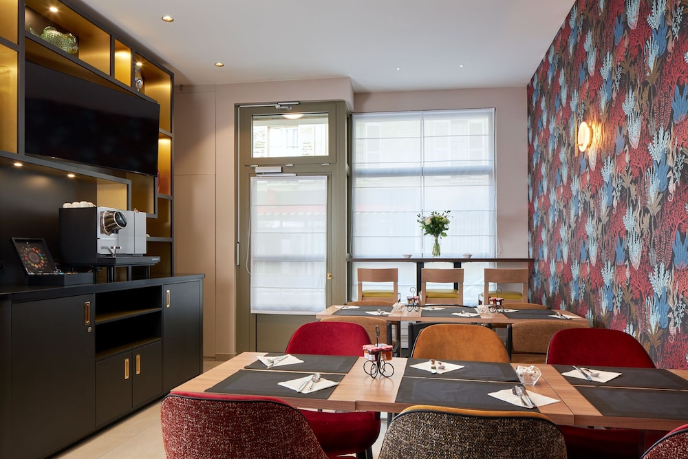 Hotel Tourisme Avenue 67/78