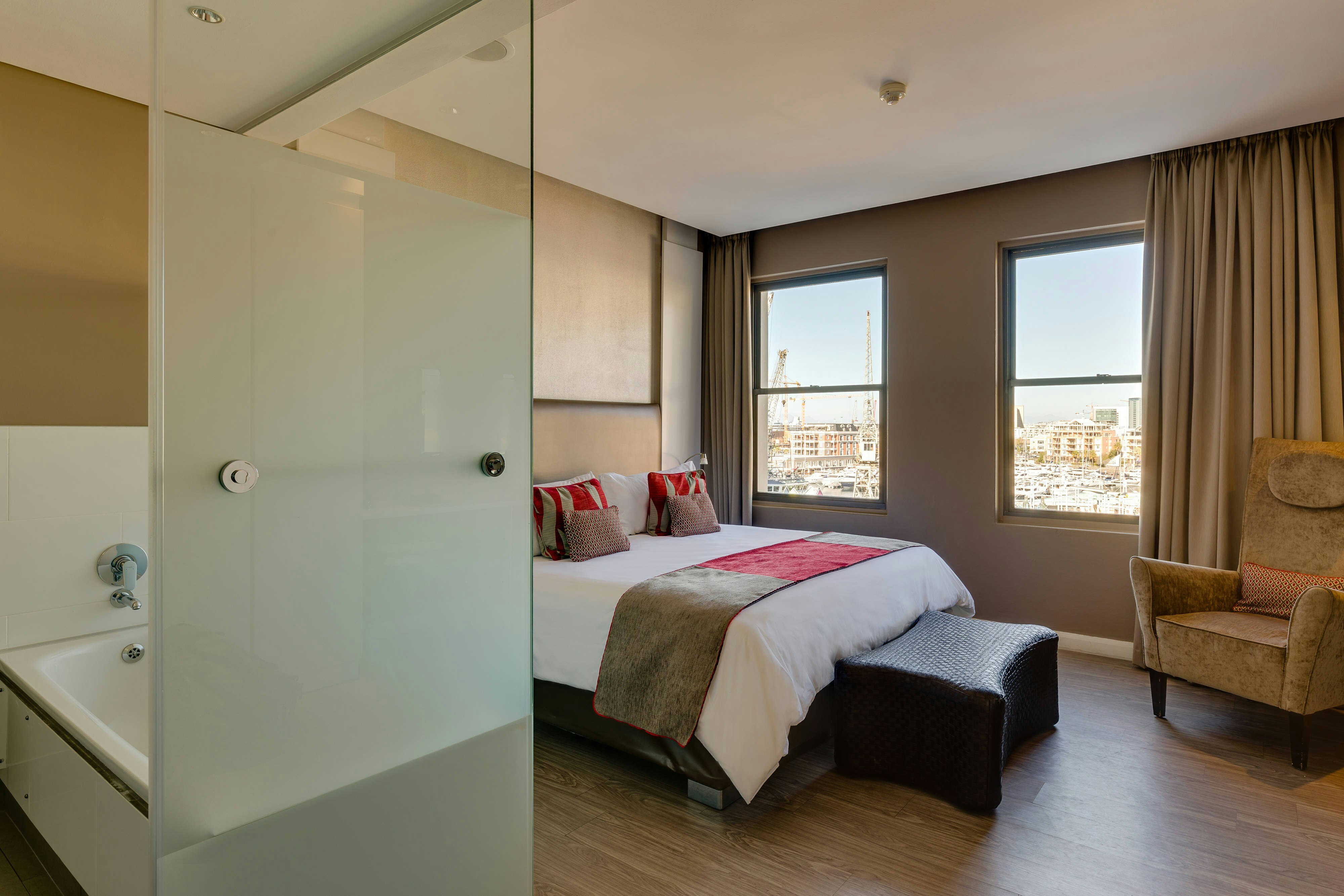 Protea Hotel Breakwater Lodge 26/79
