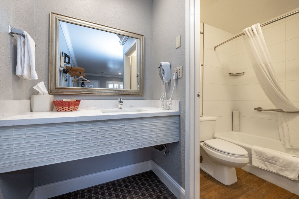Soma Park Inn – Civic Center 47/50