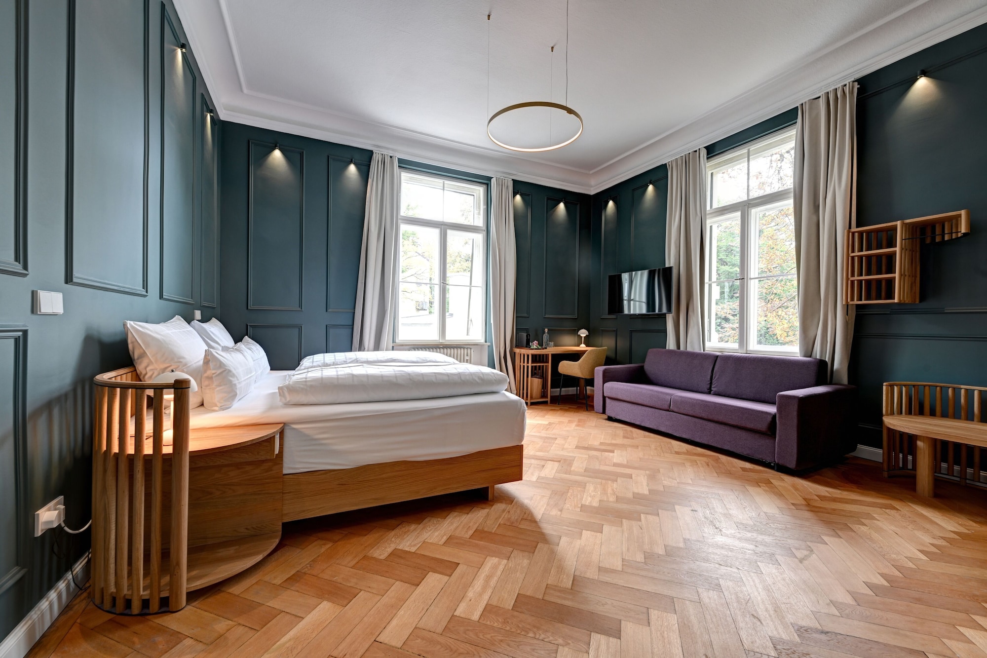 GRAND, DOUBLE BED