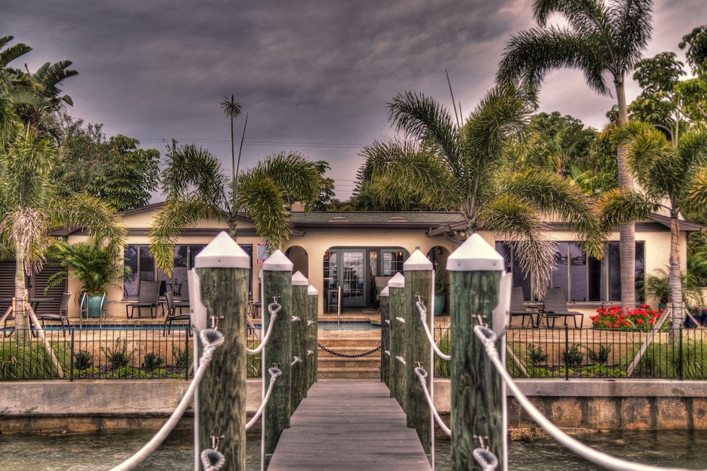 Pasa Tiempo Waterfront Resort 34/45