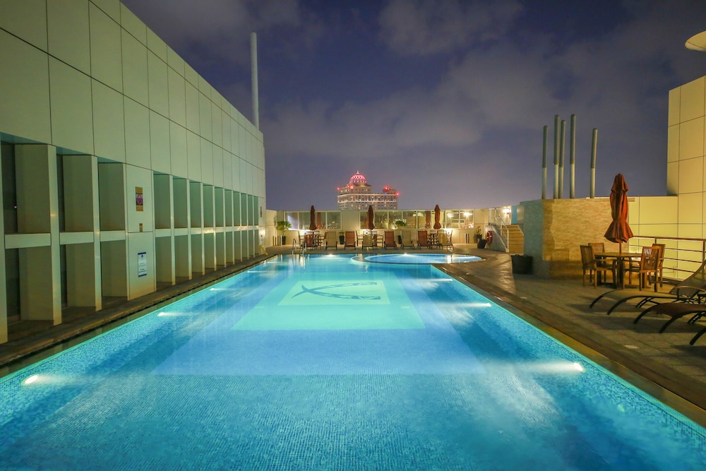 swimming pool spa