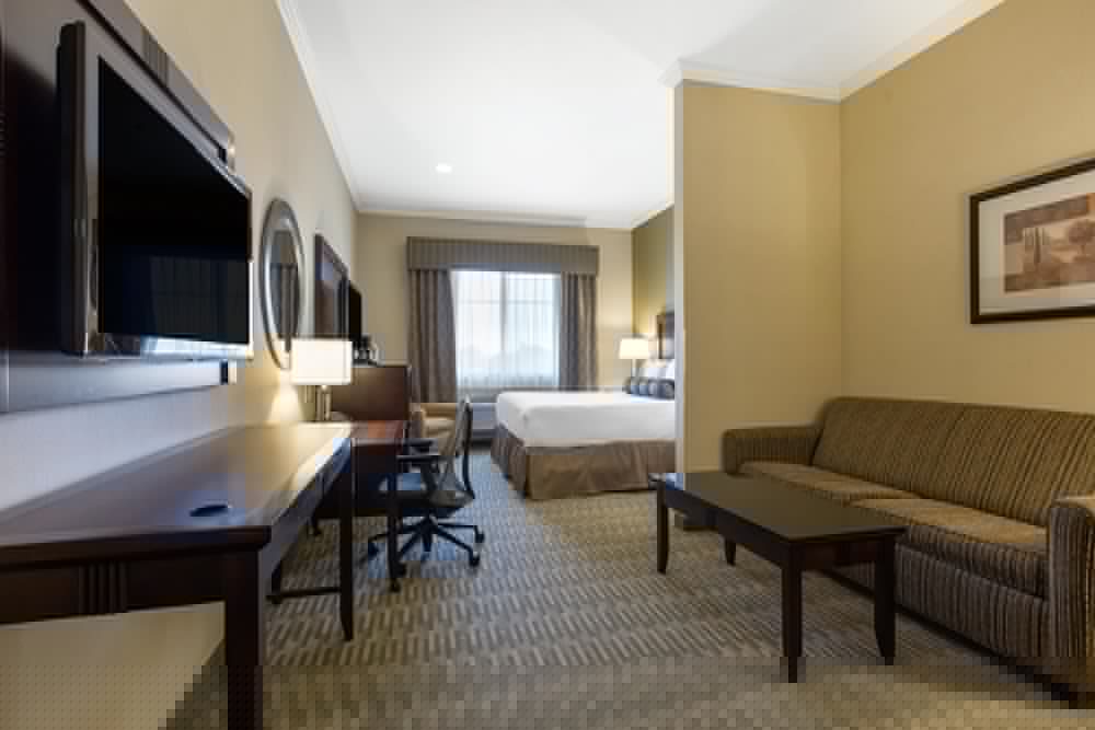 The Oaks Hotel And Suites 34/43