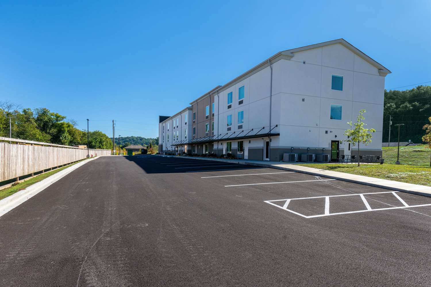 Econo Lodge Dayton North 11/15