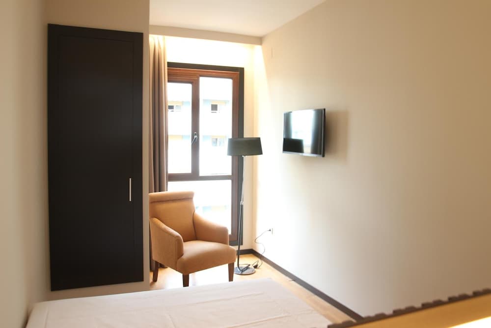 Hotel Alcantara 8/24