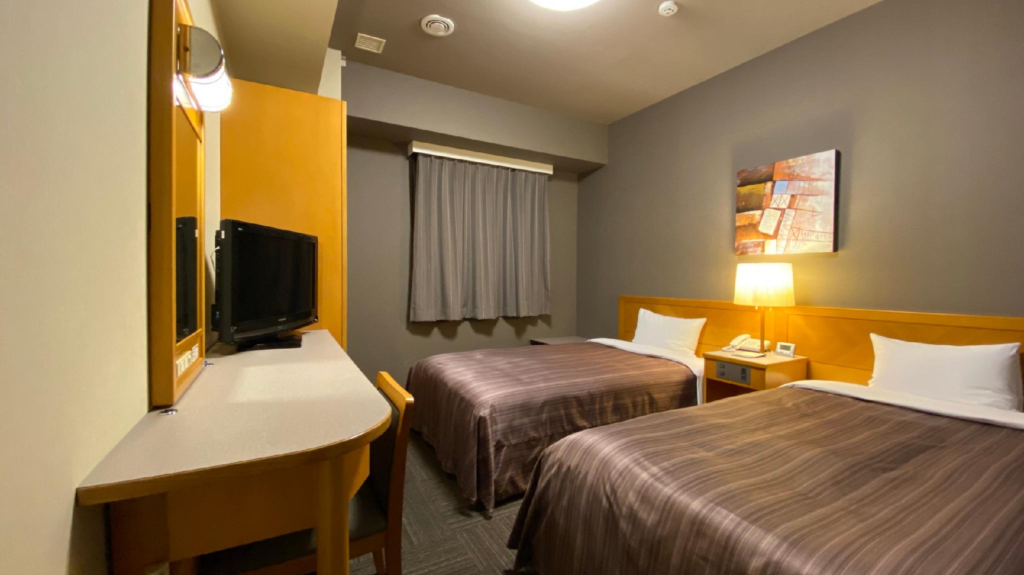 Standard, Twin Beds, Smoking Type Not Guaranteed