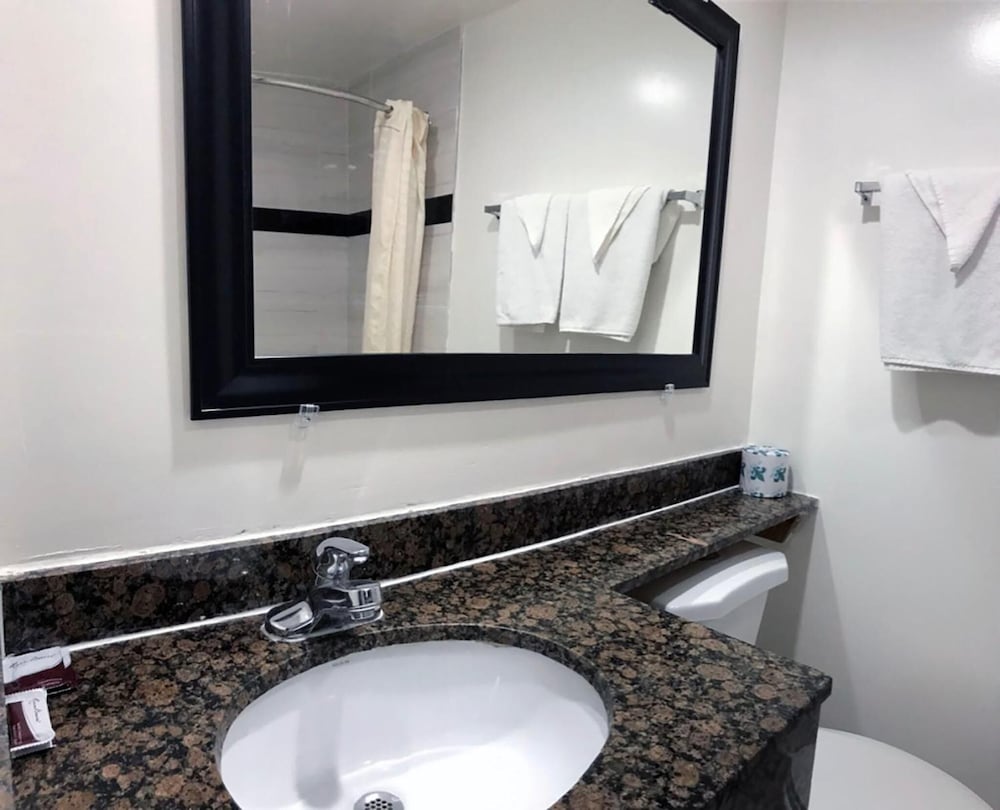 Starlight Inn Canoga Park 25/45