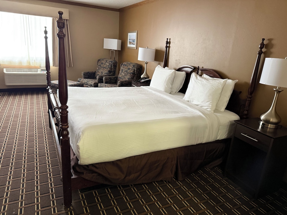 Theme, Standard, King Bed, Jetted Tub