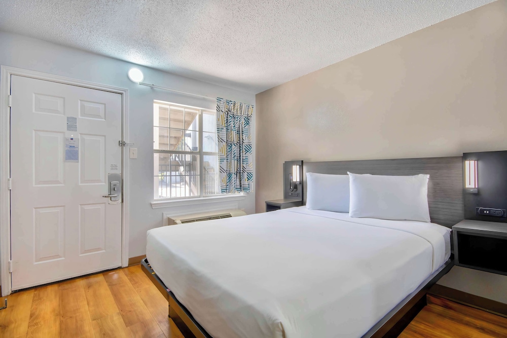 Studio 6 Extended Stay - Austin, TX - Midtown 29/59