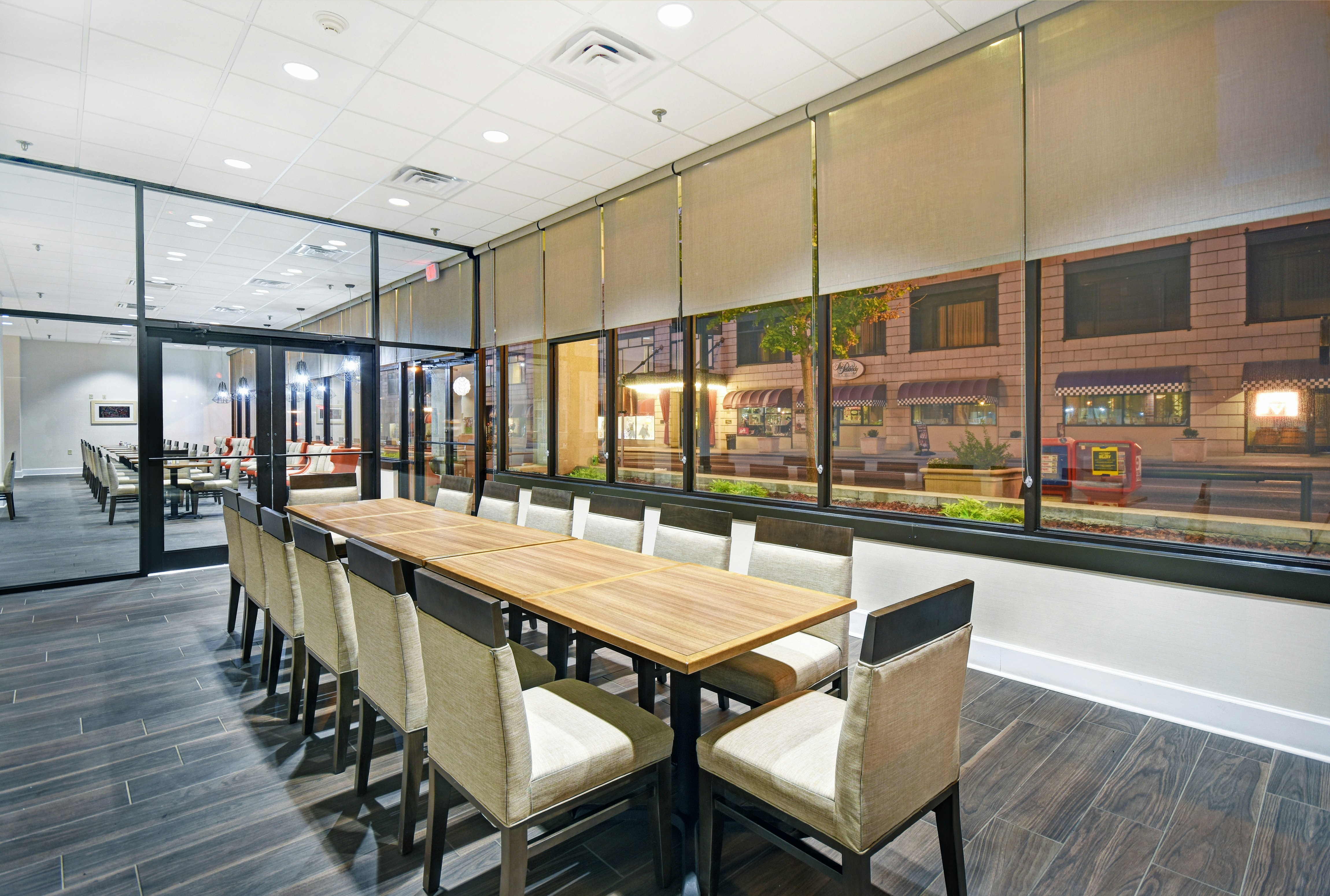 Holiday Inn Downtown Memphis 32/57