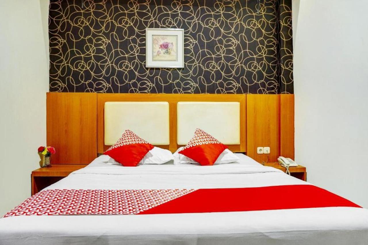 Hotel O near Mall Panakukang formerly Rika Hotel Makassar 13/30