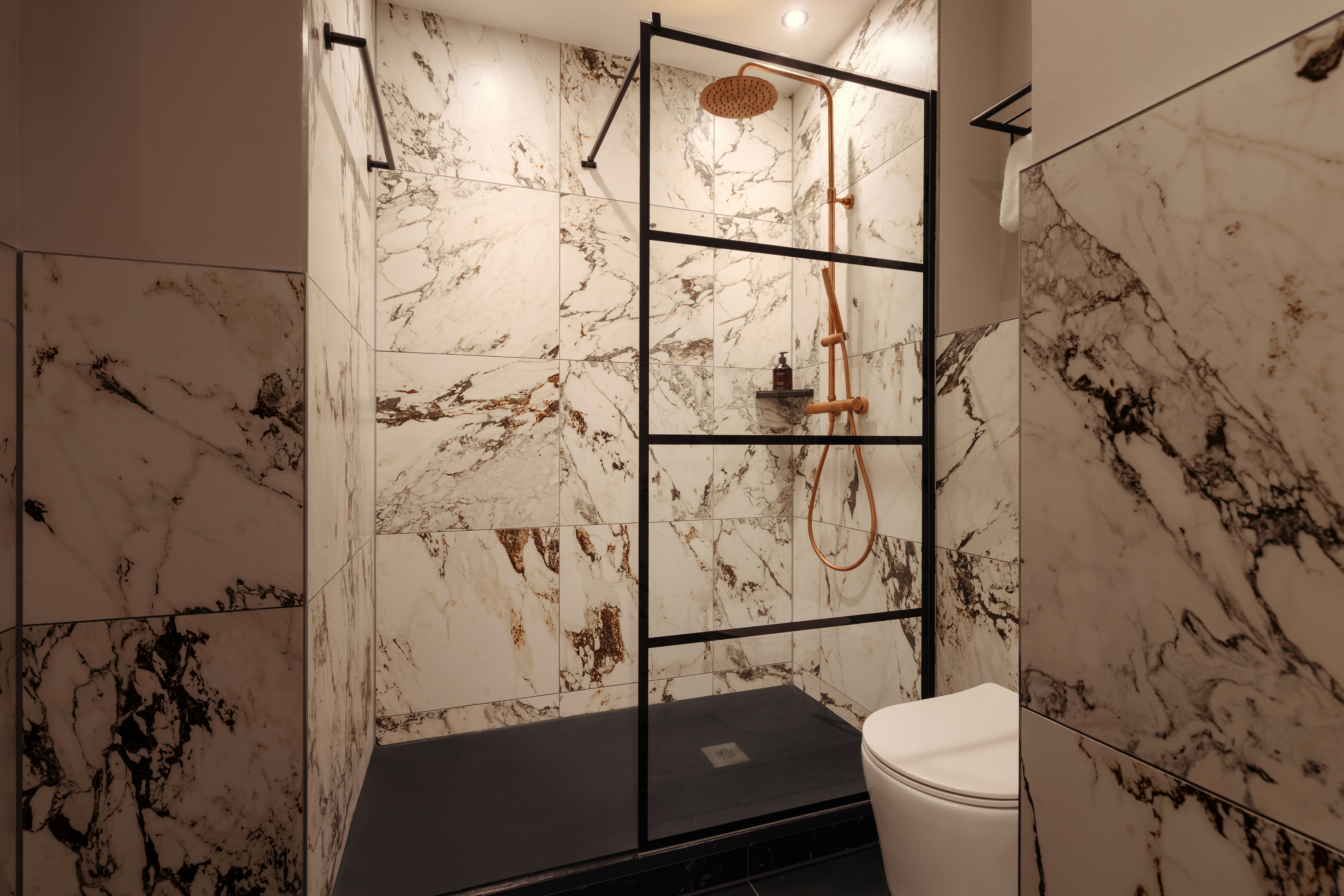 غرفة سوبيريور بسرير كينج، The Manor Amsterdam 8/8