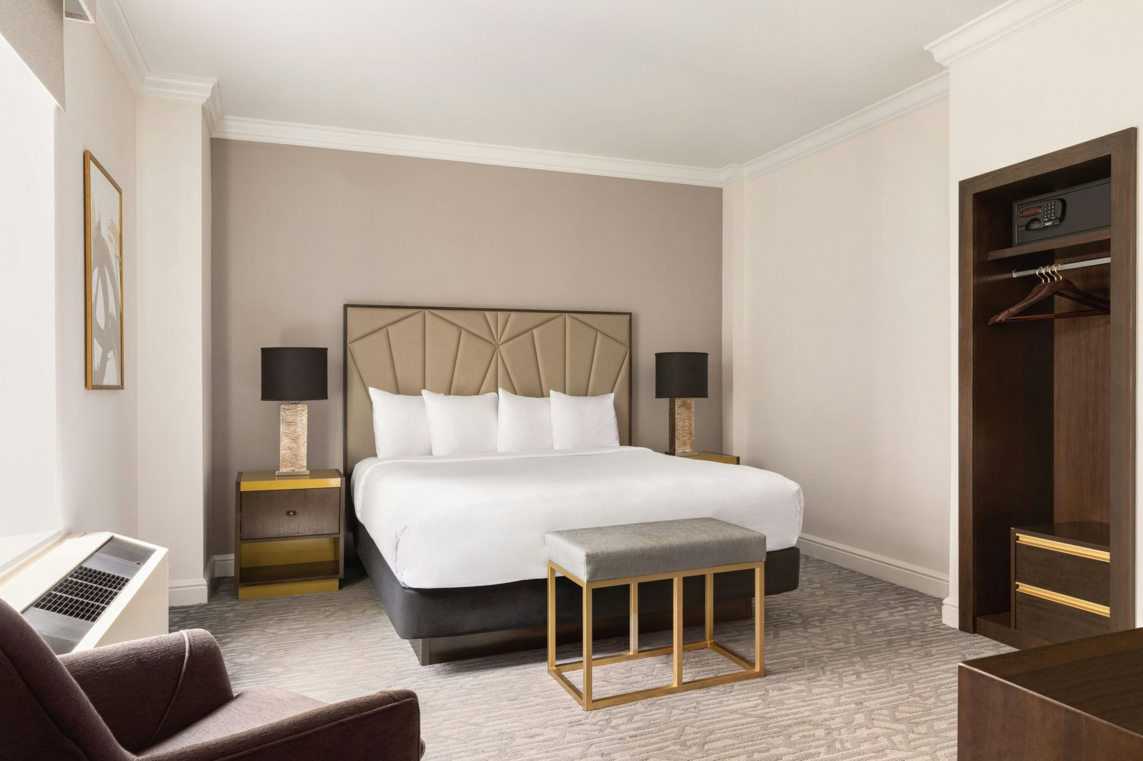 ROOM, KING BED