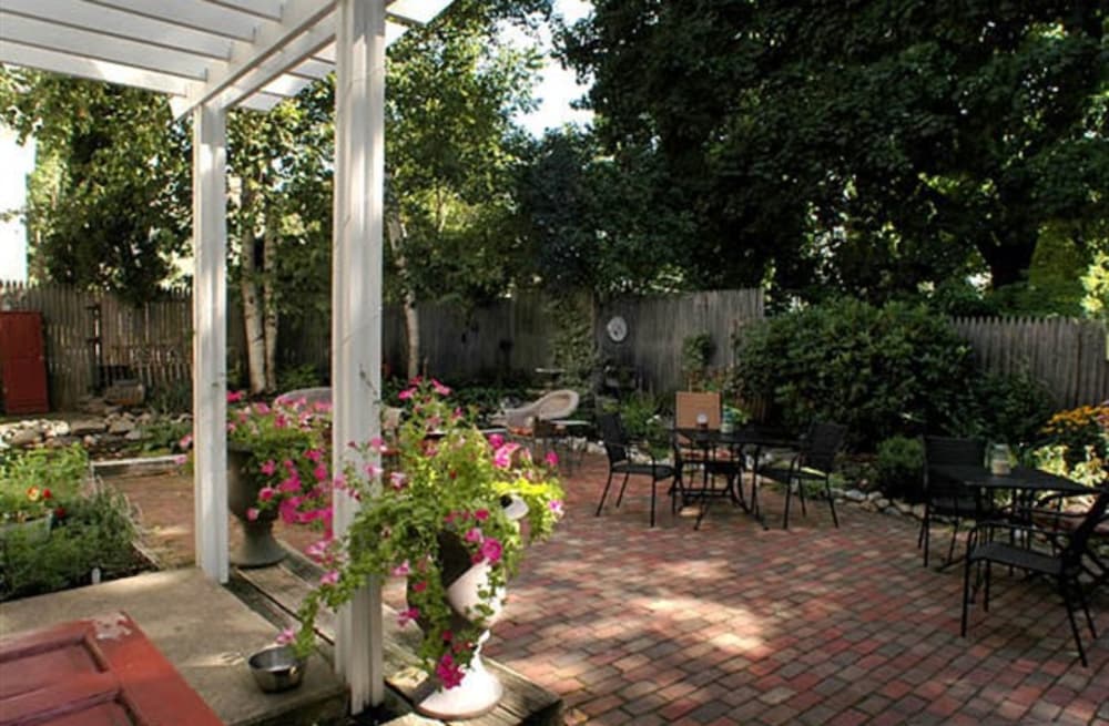 Benjamin F Packard House Bed and Breakfast 37/47