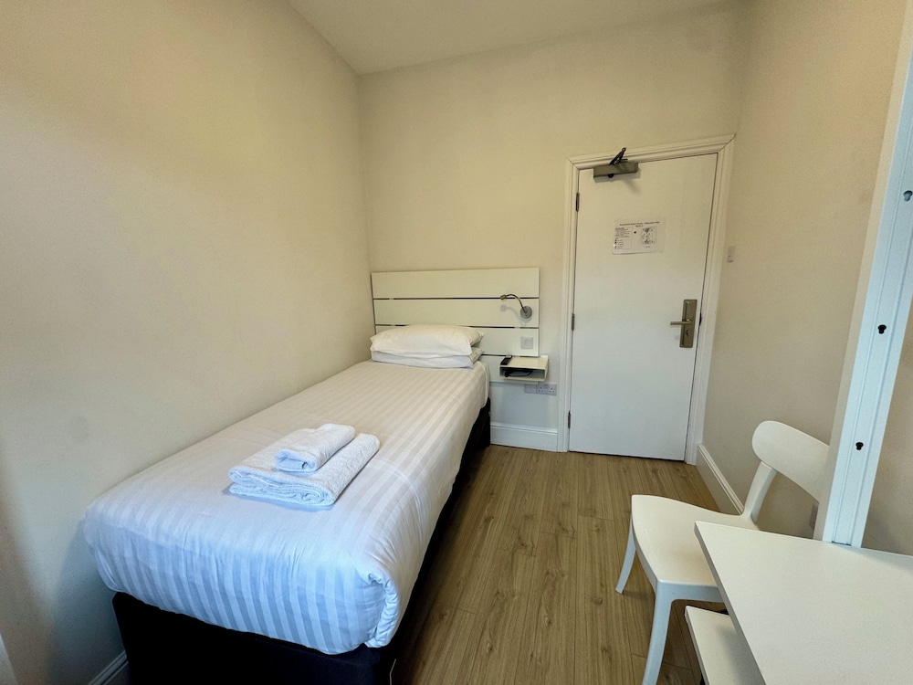 Brentwood Guest House Hotel 9/50