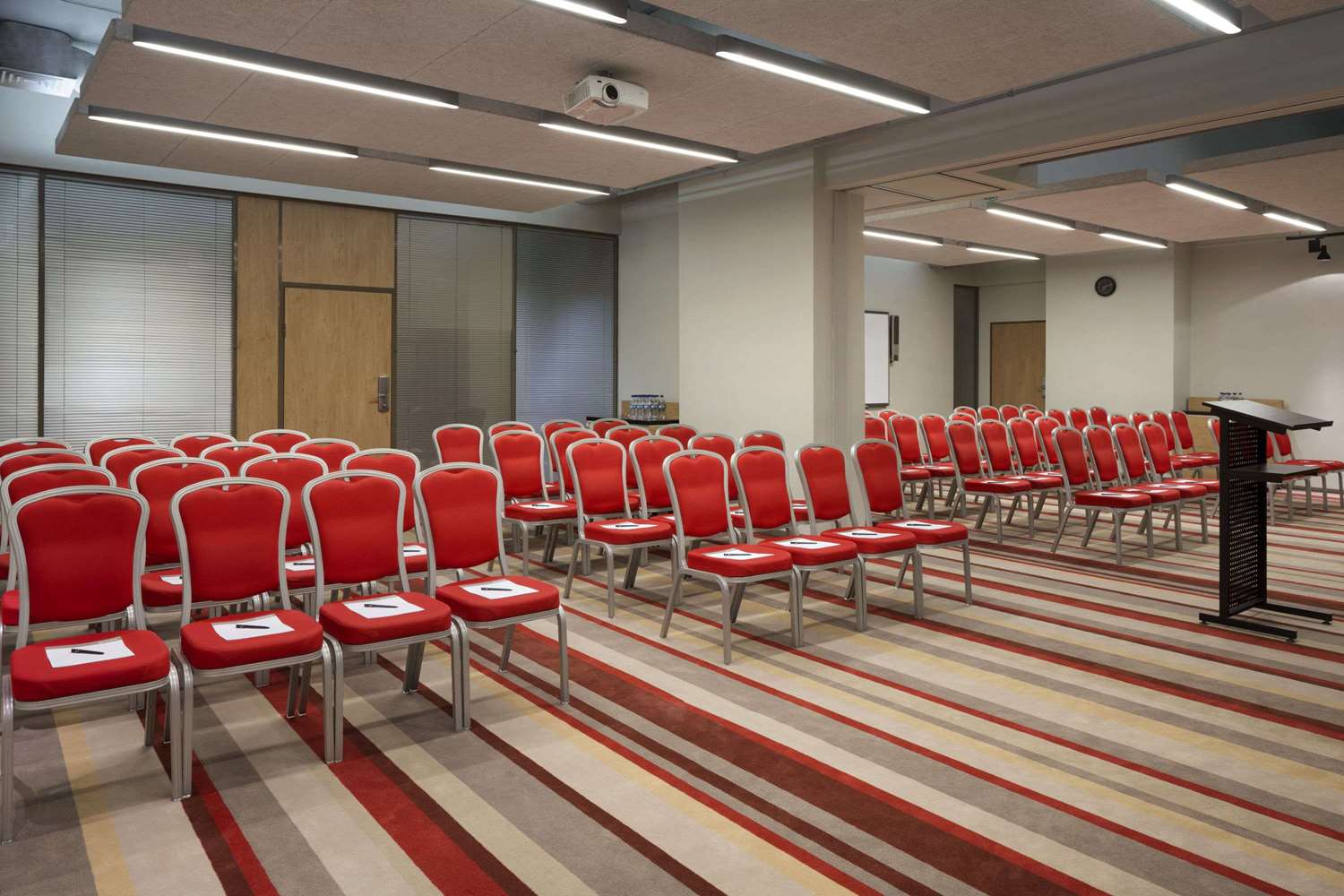 Ramada Encore by Wyndham Kyiv 17/22