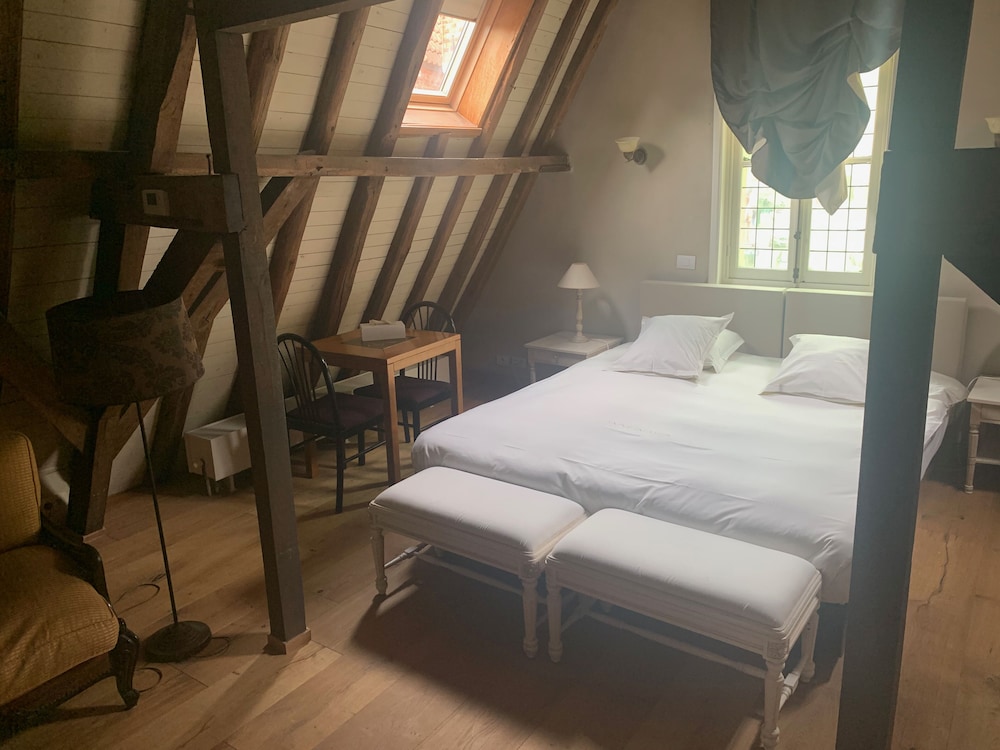 1669 Bed And Breakfast 19/50