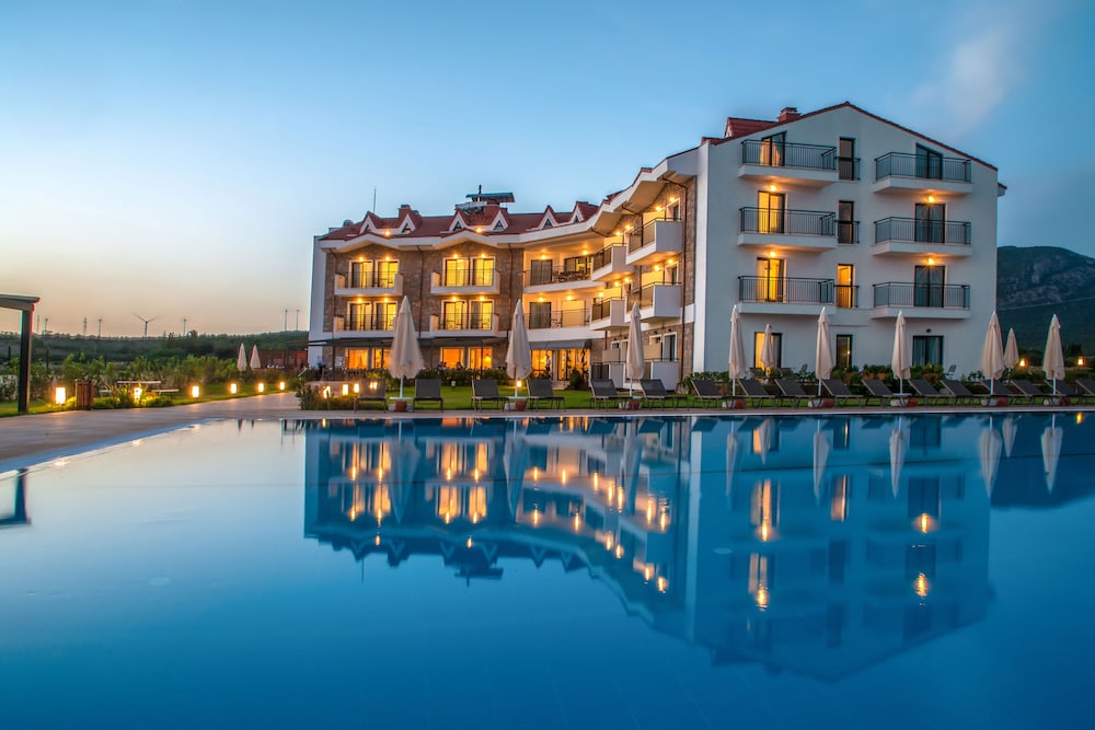 Acroter Hotel & Spa 1/50