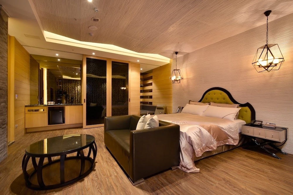 Uher Luxury Resort Hotel 11/50
