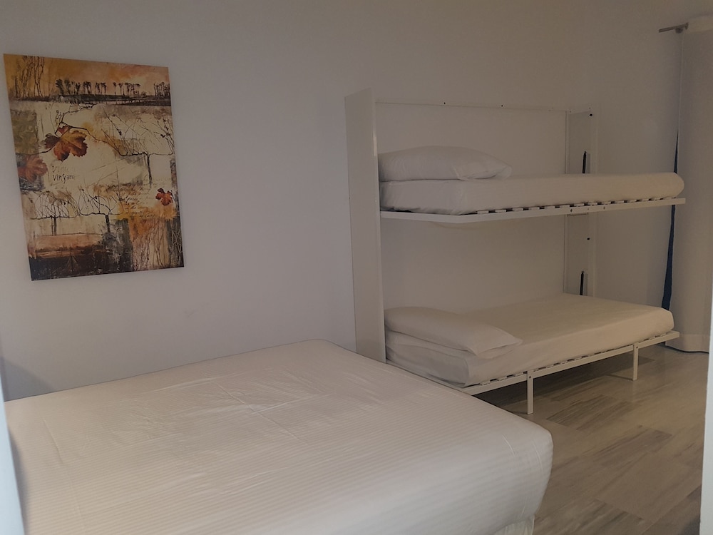 FAMILY, 1 DOUBLE AND 2 MURPHY BEDS