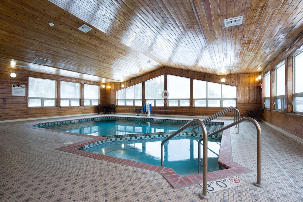 Travelodge by Wyndham Merrill 30/50