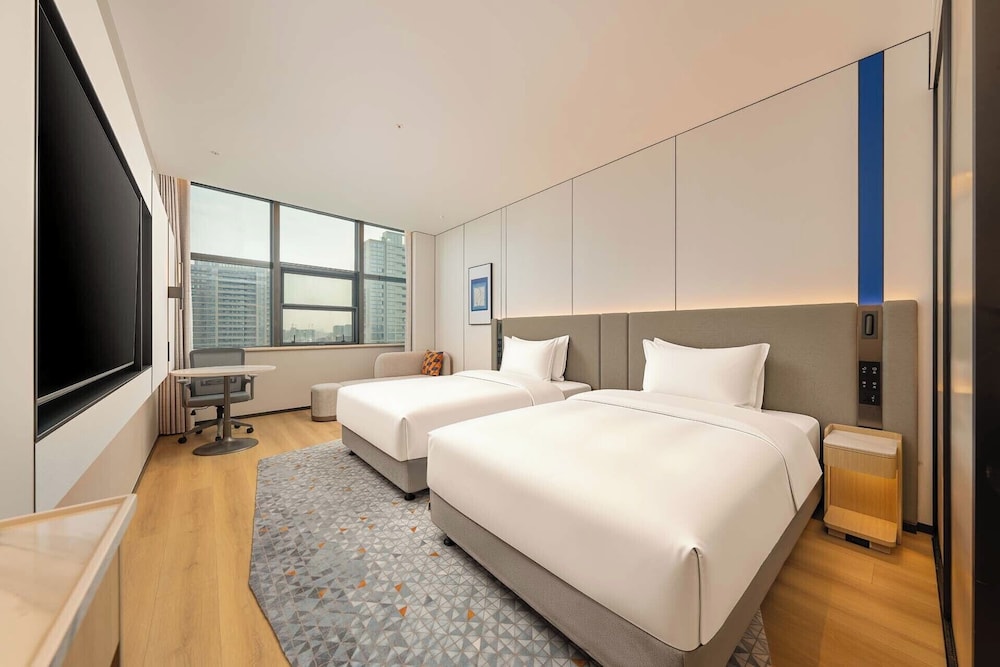 YiWu Zhonglian Kaixin Hotel 15/75