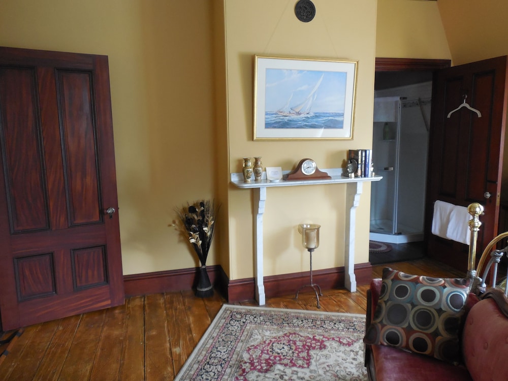The Proctor Mansion Inn 24/70