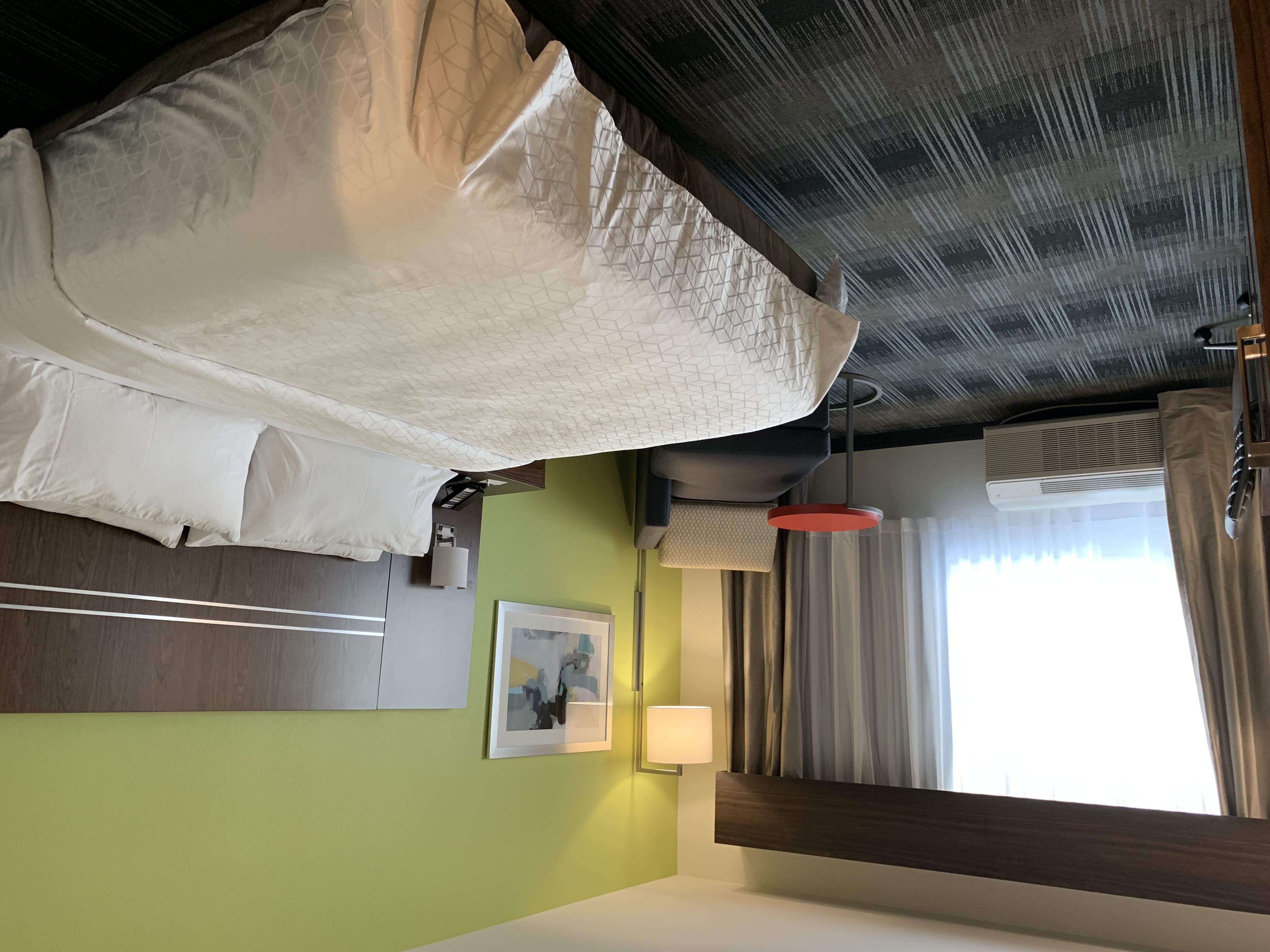 Holiday Inn Express Suites Farmers Branch 26/70