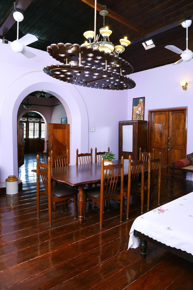 CHIRAMEL RESIDENCY FORTKOCHI 43/54