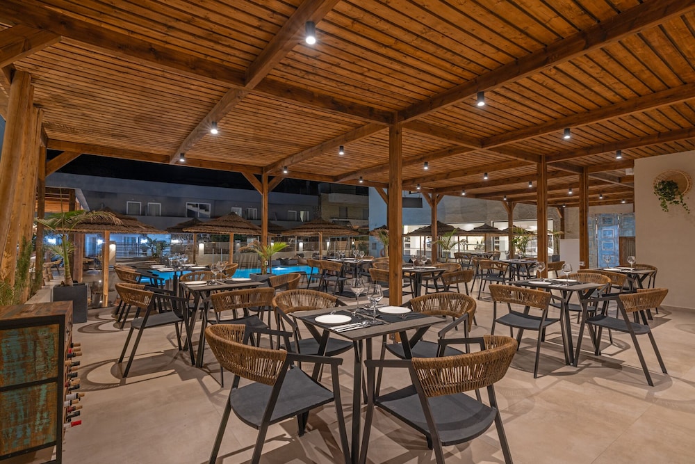 Cabana White Boutique Hotel & Suites 67/80