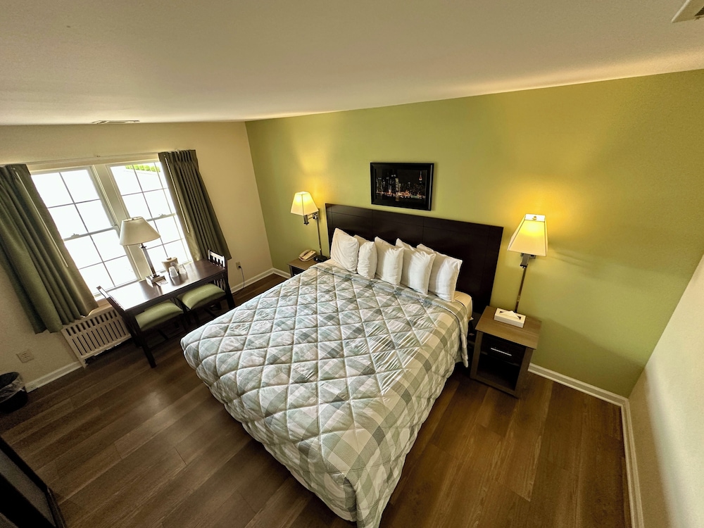 Sea Girt Lodge 17/72