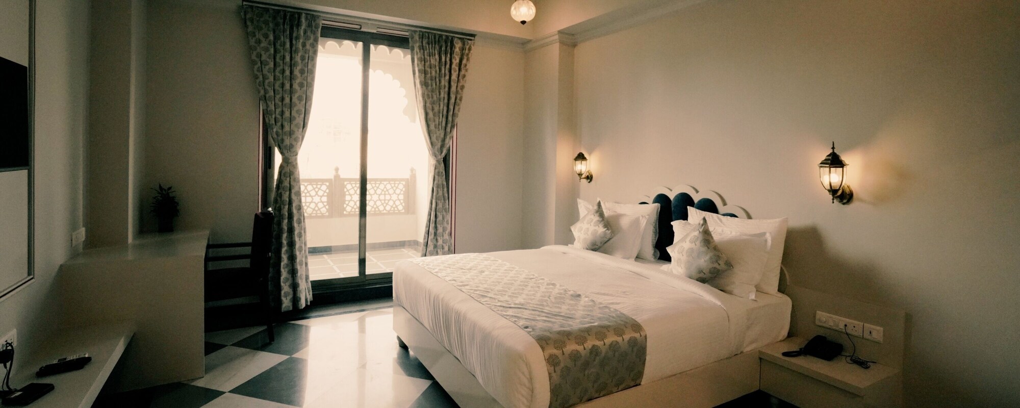 Heritage, Suite, King Bed