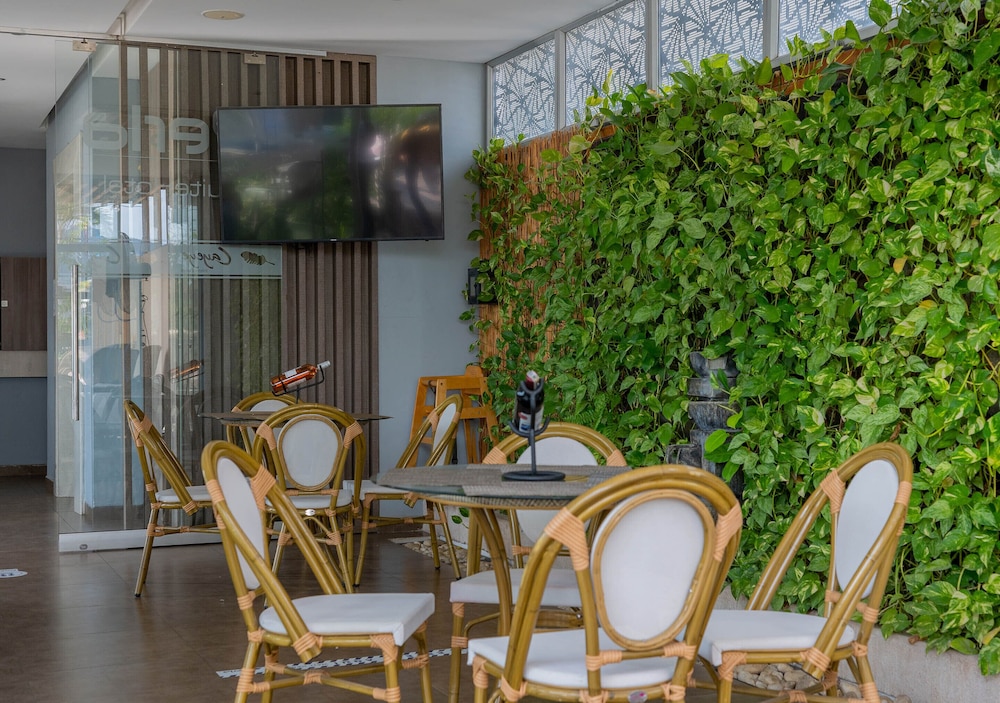 Perla Suite Hotel 50/64
