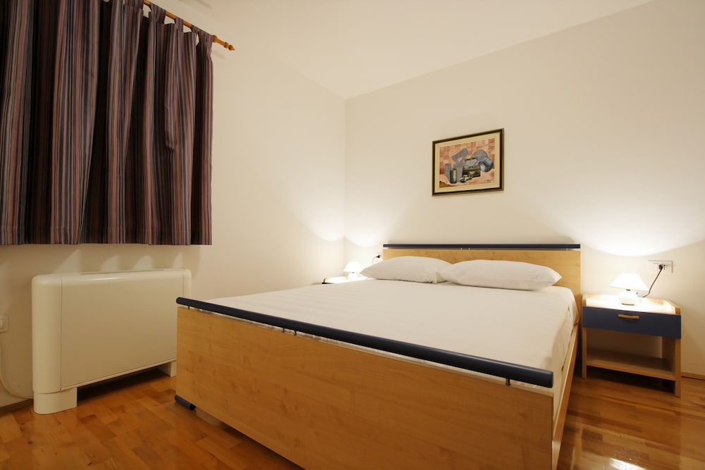 Pharia Aparthotel 26/61