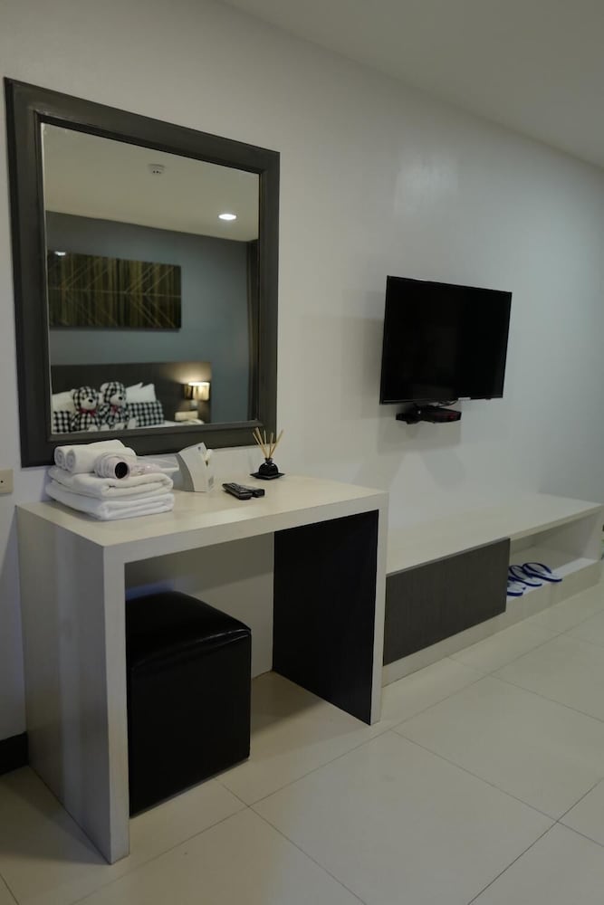 Atsakon Hotel 23/25