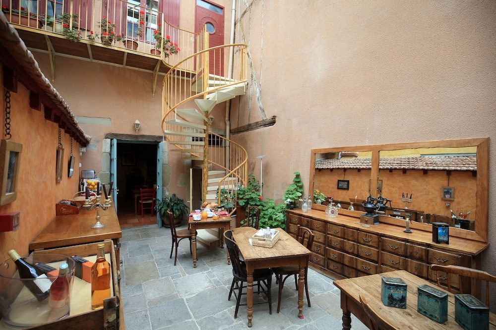 La Maison Des Consuls 28/50