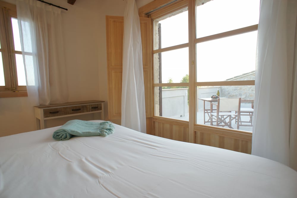 2 BEDROOMS, APARTMENT, VALLEY VIEW