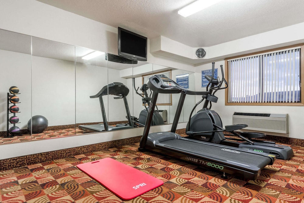 Days Inn By Wyndham Muncie -Ball State University 11/15