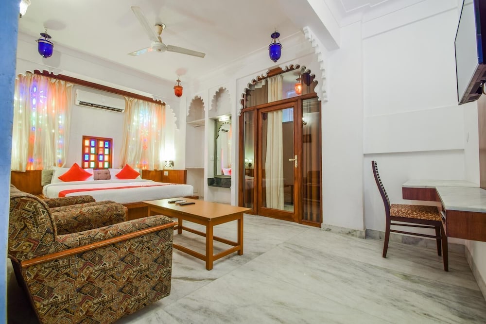 HOTEL RAJ PALACE 24/50