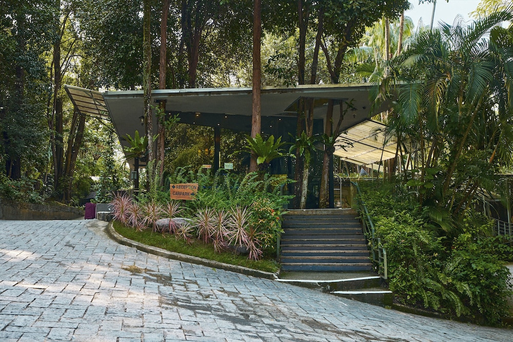 Siloso Beach Resort, Sentosa 55/61