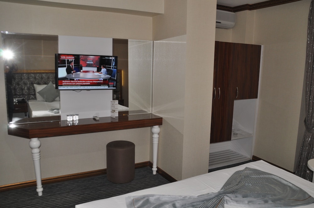 Grand Sera Hotel 45/50