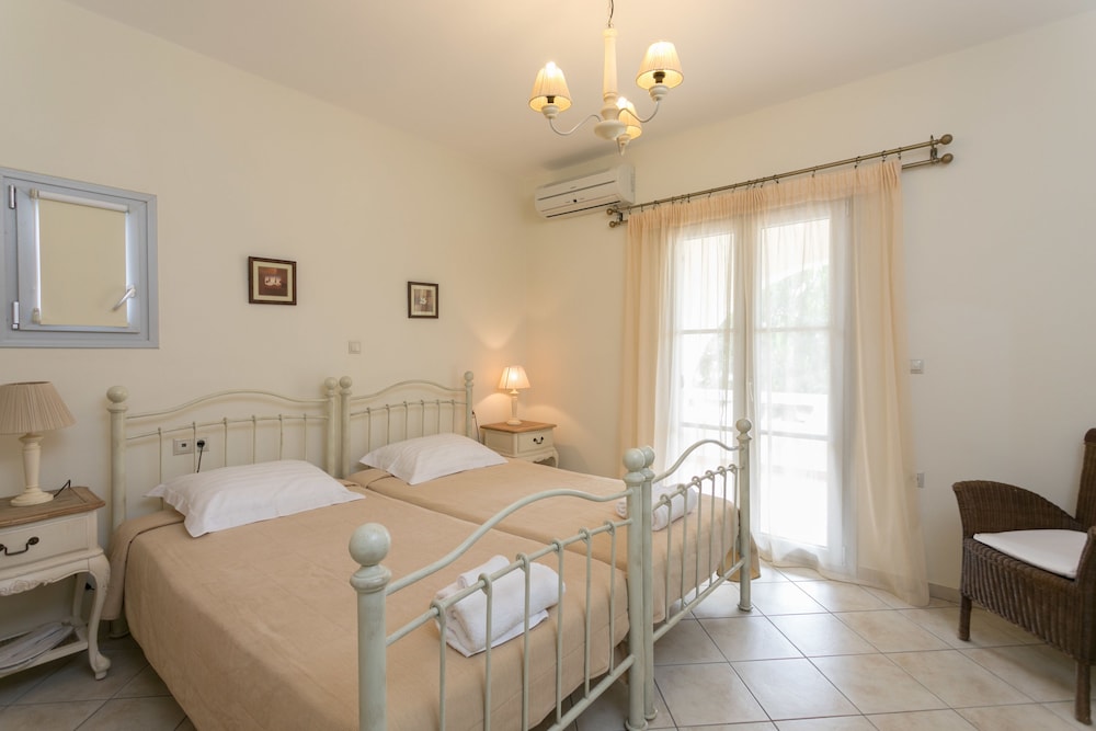 Iliada Villas 48/74