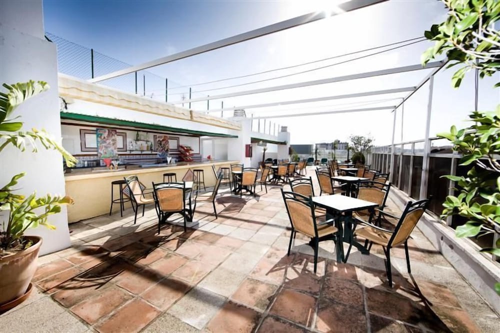 Monarque El Rodeo Hotel 23/30
