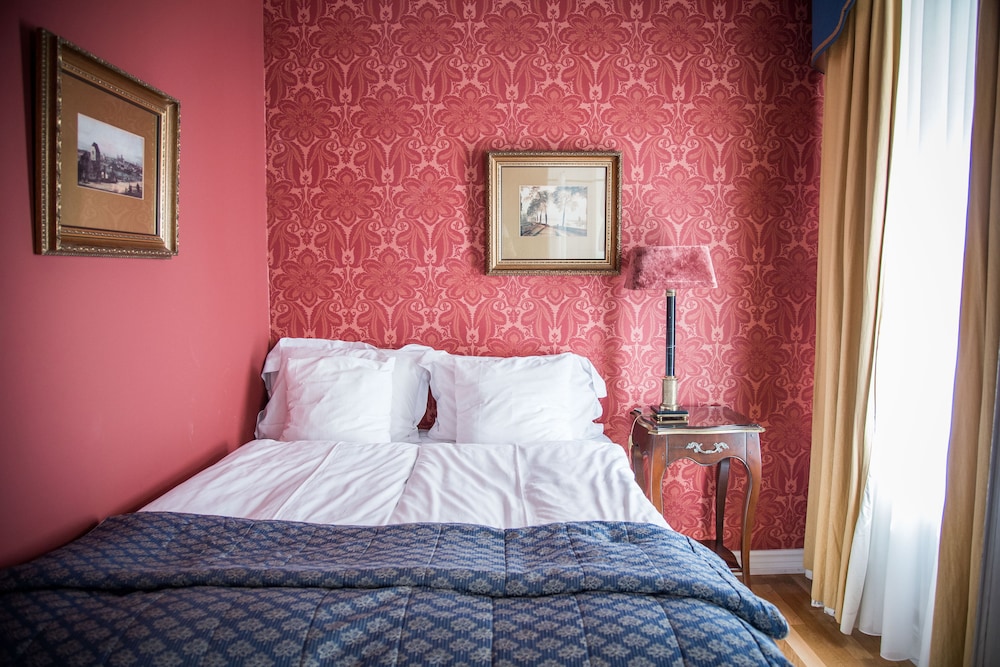 CLASSIC, DOUBLE BED, SMALL