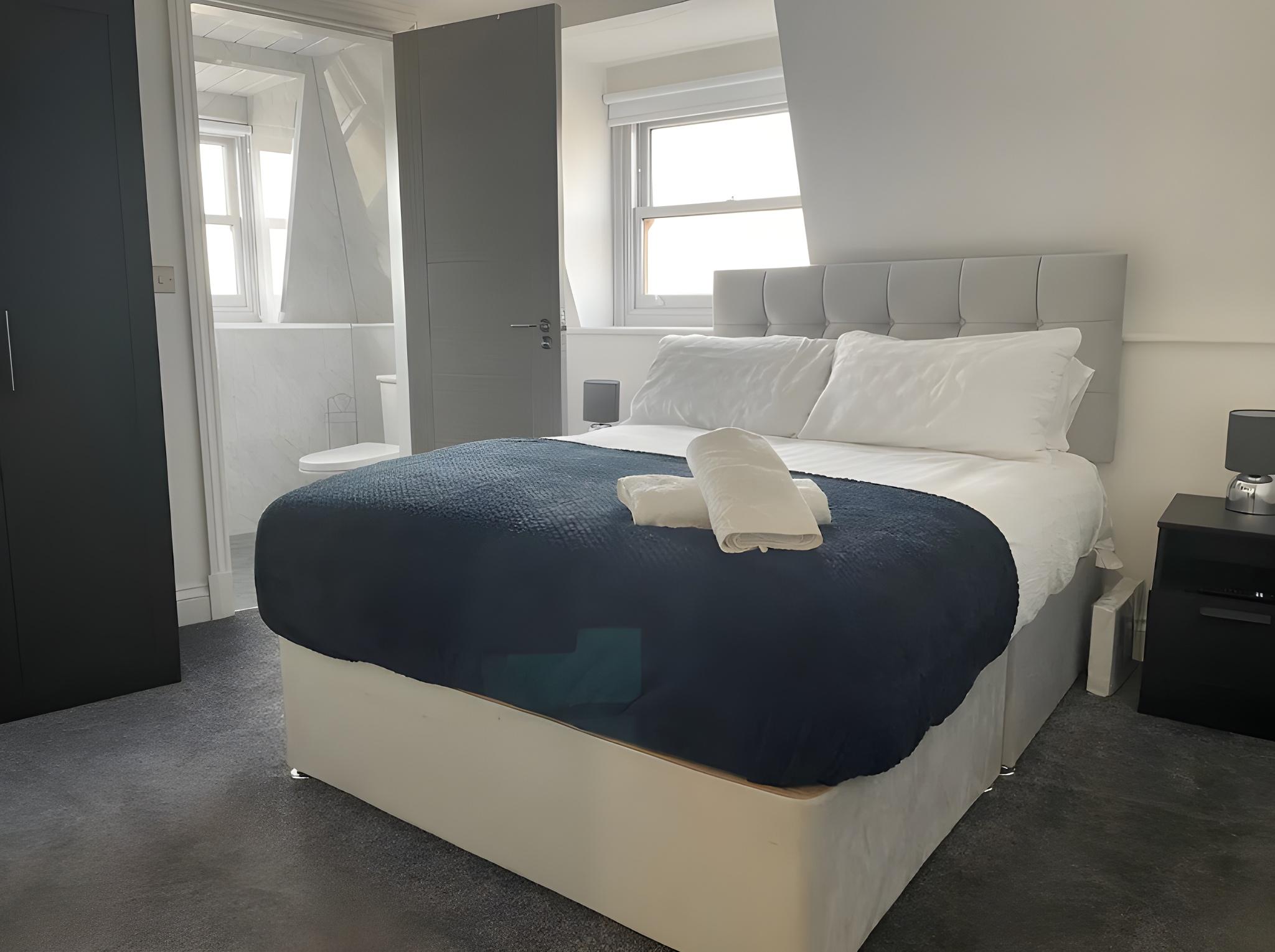 Room at The Royal Crest Hotel & Bar by OYO, LIVERPOOL