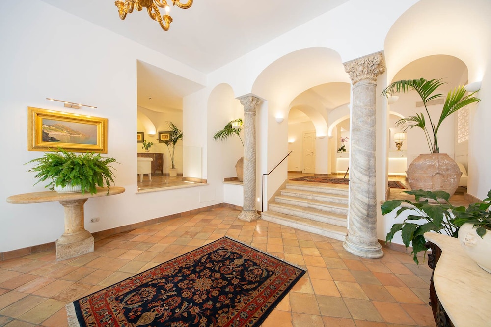 Lobby at Villa Romana Hotel & Spa, MINORI