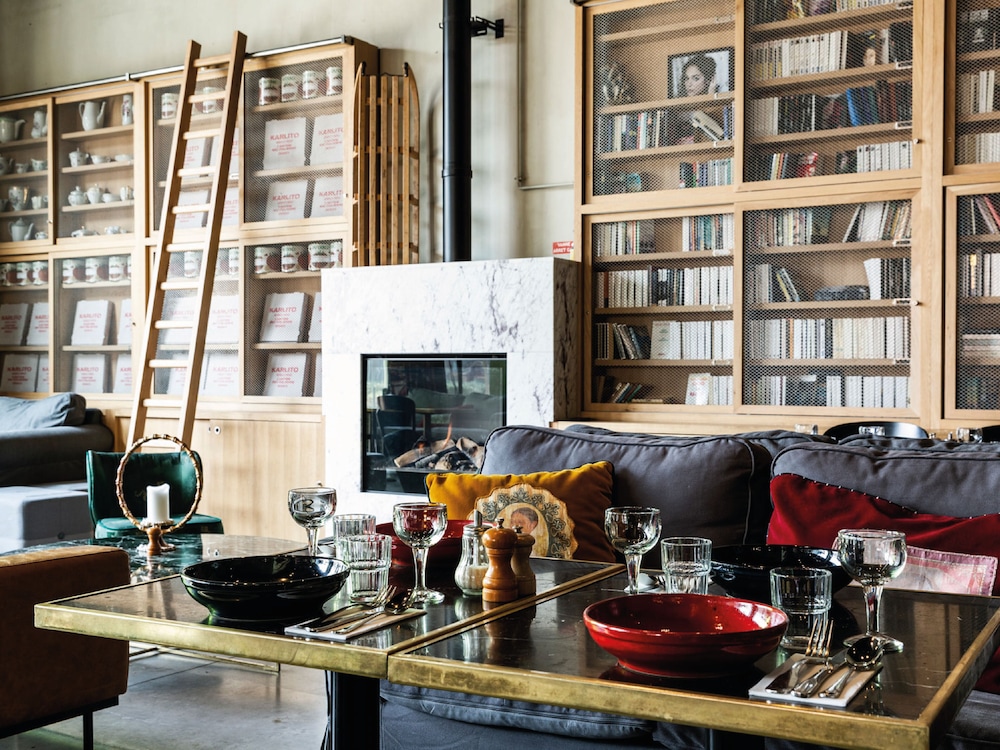 MOB HOTEL LYON CONFLUENCE 23/64