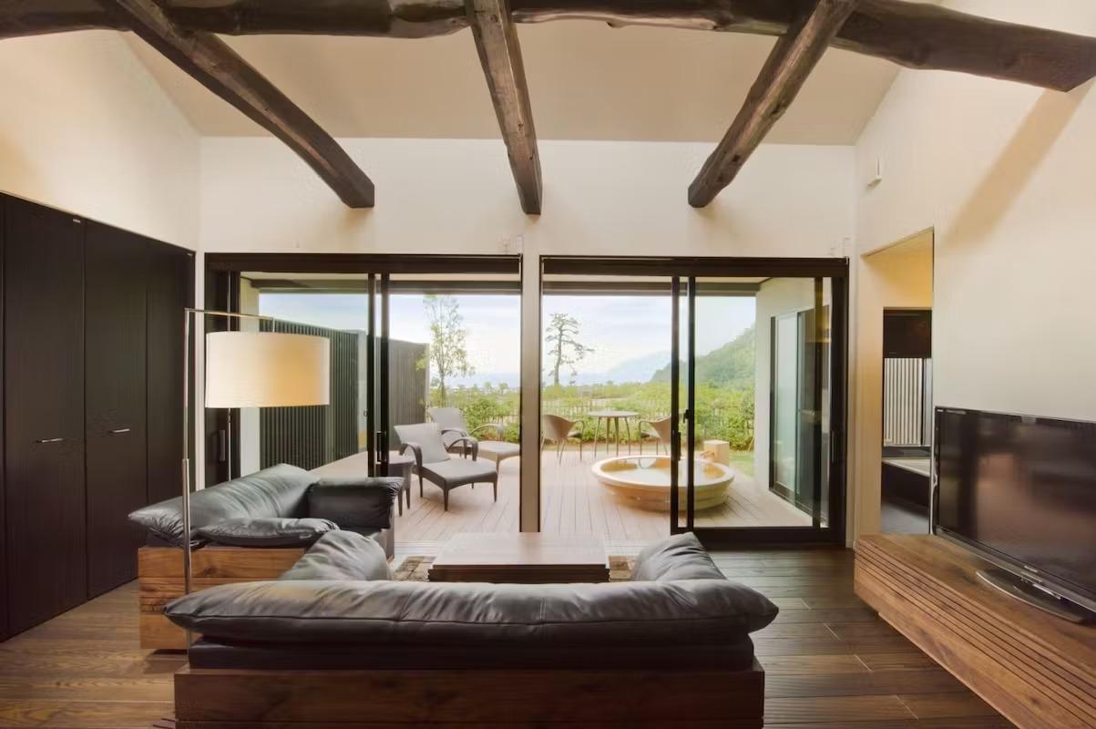 Guest Room, Outdoor Bath