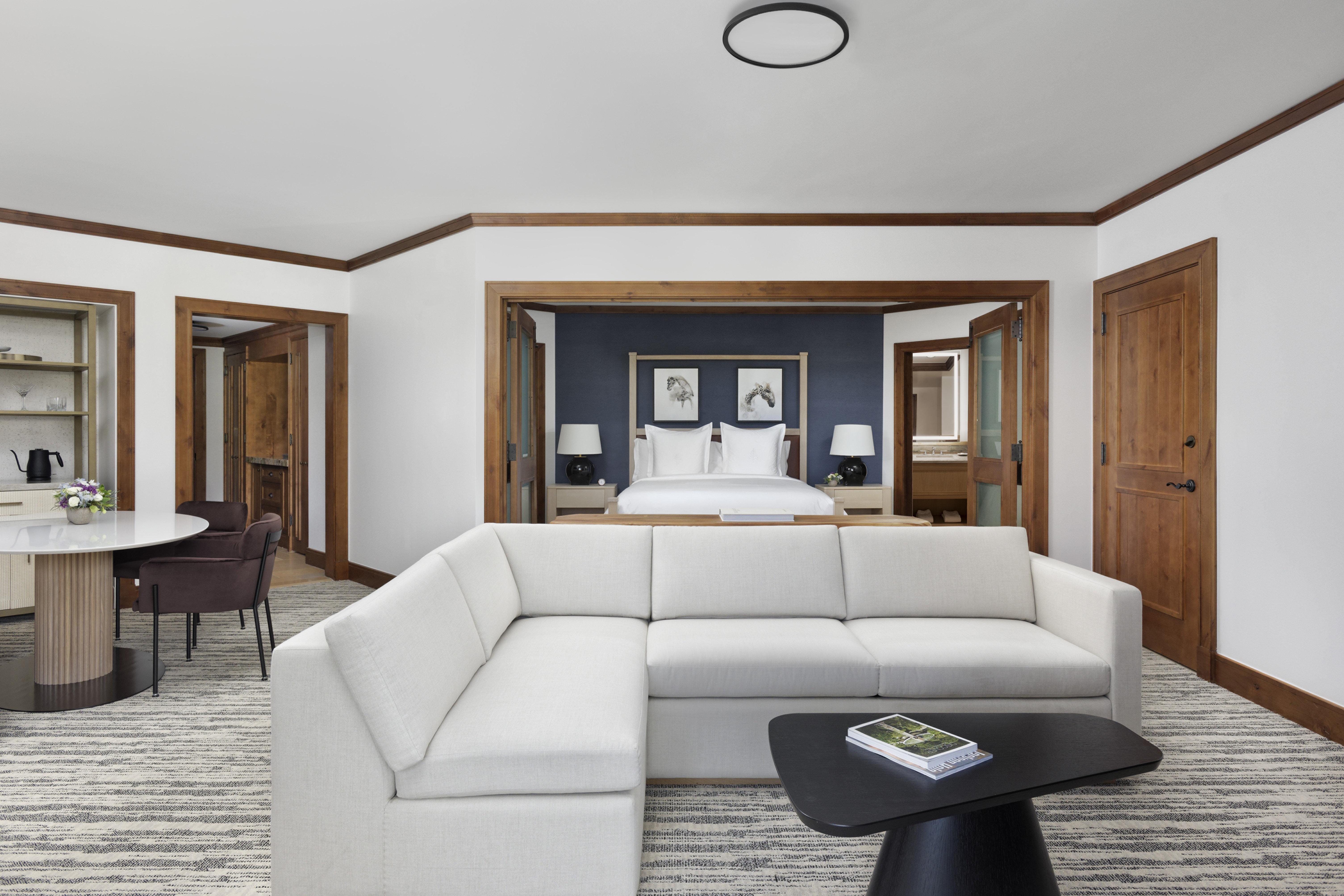1 Bedroom, Suite, King Bed, Valley View